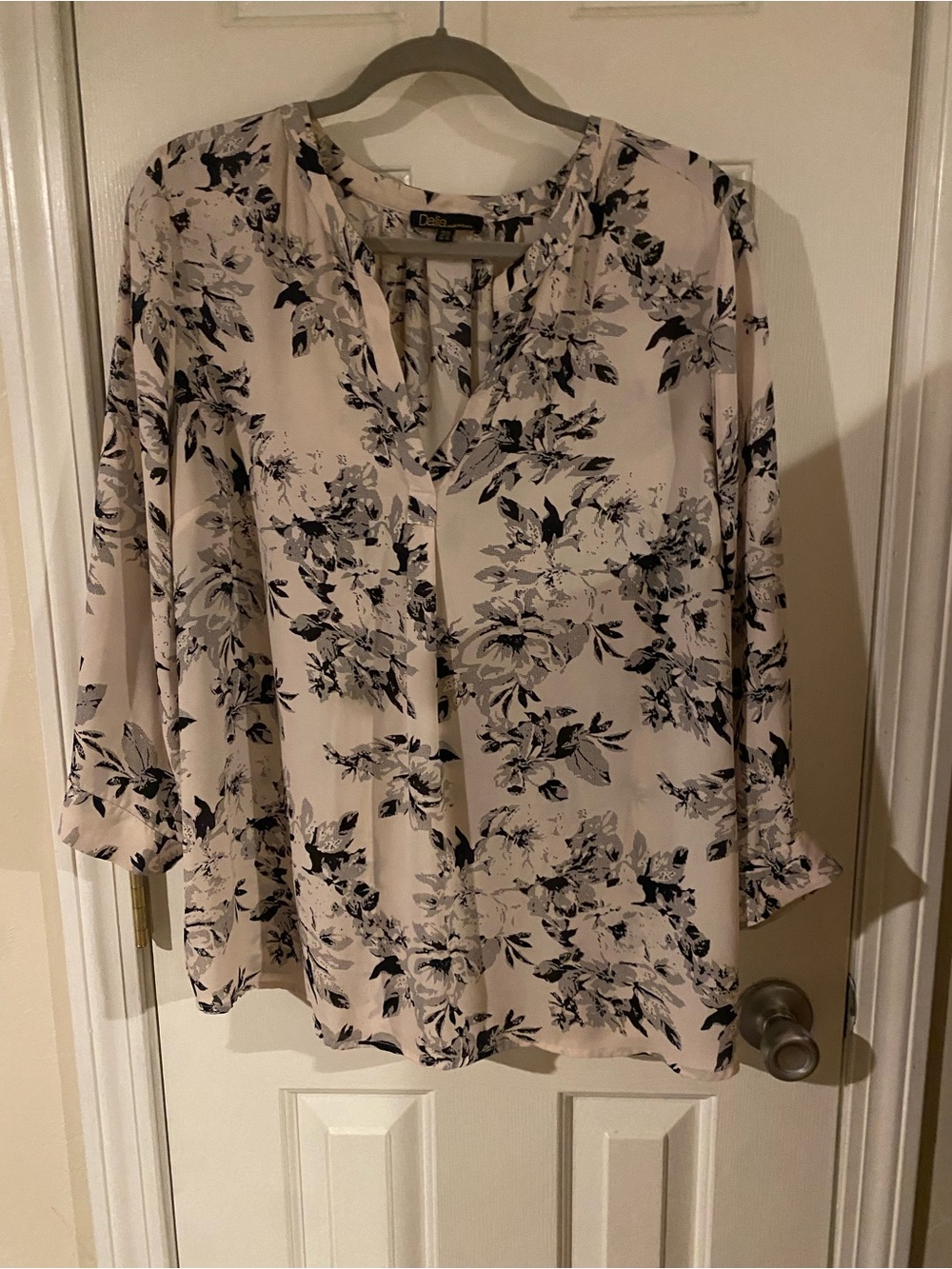 Dalia Floral V-Neck Blouse in Light Pink and Black